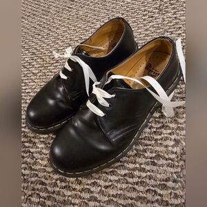 Dr Martens Shoe AirWair Black leather Come With Leather Cleaner